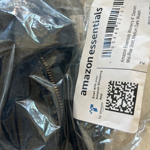 💎Cutest denim shorts ever, I swear! Have size 2 and they fit tight ,flattering! - Picture 6 of 6